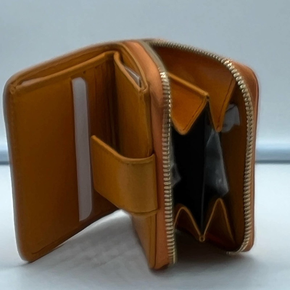 GUCCI washed soft calf Mari gold leather zip wallet 7618 - Picture 16 of 16